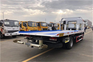 于洪汽车救援补胎